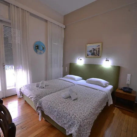 ξενοδοχειο βασιλικόν 3* Λουτράκι