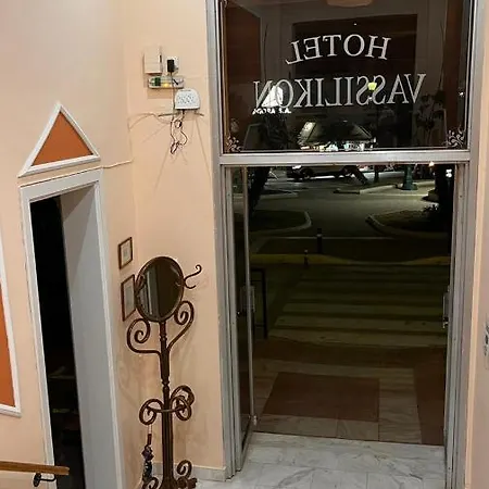 ξενοδοχειο βασιλικόν Λουτράκι